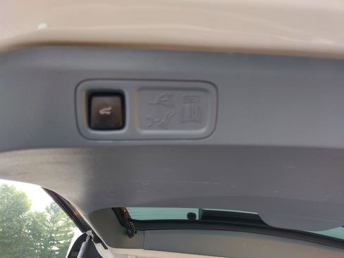 Used 2021 Lincoln Navigator Black Label w/ Cargo Convenience Package image 23