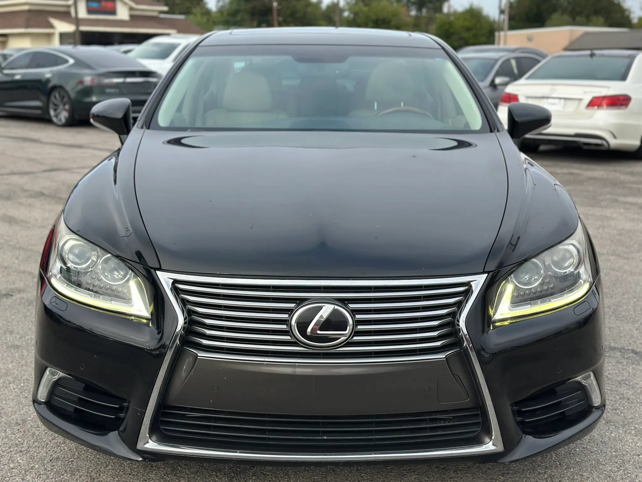 Used 2014 Lexus LS 460 AWD w/ Comfort Package image 3