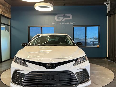 Used 2022 Toyota Camry LE AWD/4WD image 8