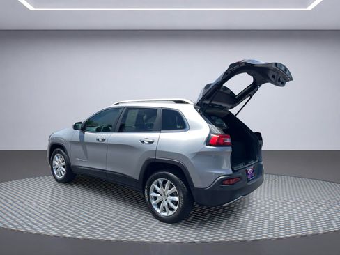 Used 2017 Jeep Cherokee Limited AWD/4WD image 9