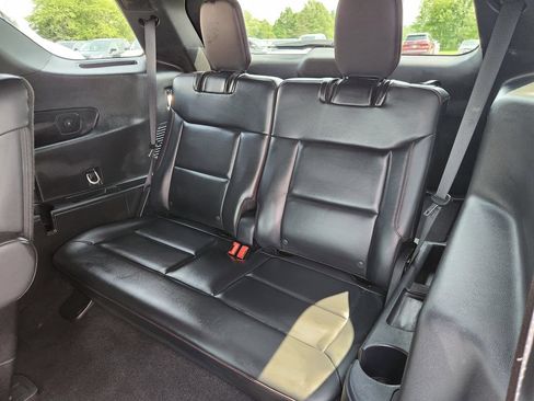 Used 2025 Ford Explorer ST-Line AWD/4WD image 18