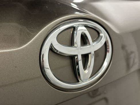 Used 2013 Toyota RAV4 Limited AWD/4WD image 21