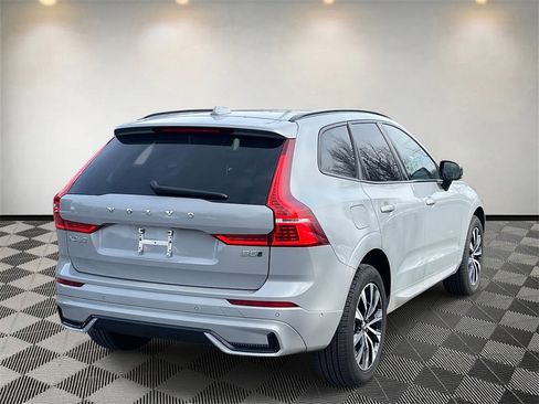 Used 2024 Volvo XC60 B5 Plus image 3