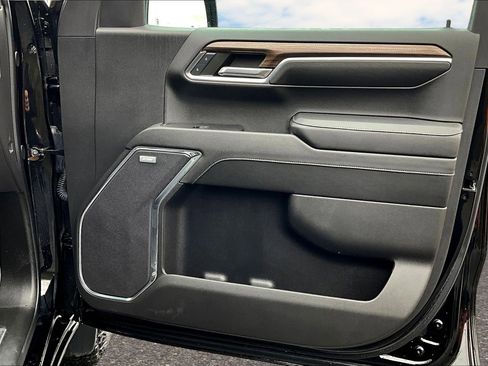 Used 2024 Chevrolet Silverado 1500 LT Trail Boss w/ Convenience Package II image 20