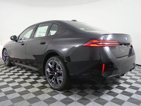Used 2026 BMW i5 eDrive40 w/ M Sport Package AWD/4WD image 5