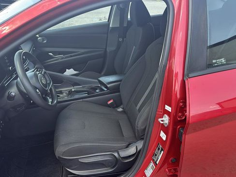 Used 2021 Hyundai Elantra SE FWD image 9