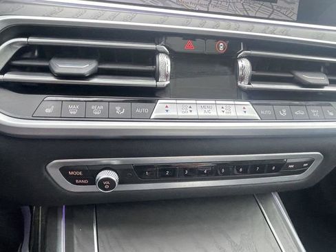 Used 2022 BMW X7 M50i w/ Cold Weather Package AWD/4WD image 18
