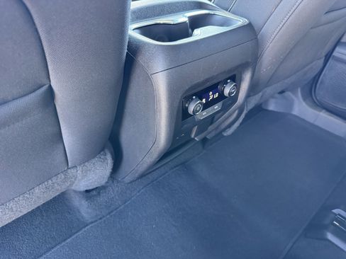 Used 2024 Chevrolet Traverse LT image 15