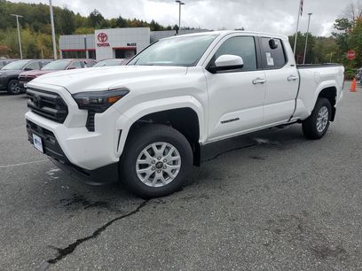 New 2025 Toyota Tacoma SR5