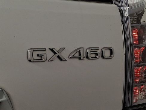 Used 2022 Lexus GX 460 Premium w/ Premium Package image 33