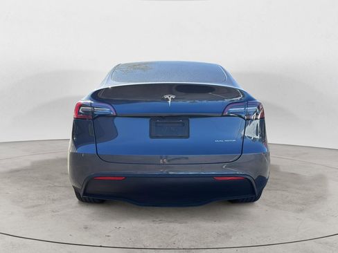 Used 2022 Tesla Model Y Long Range image 4