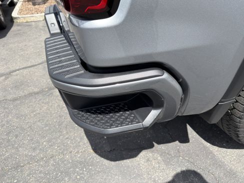 Used 2024 GMC Sierra 1500 Elevation image 14