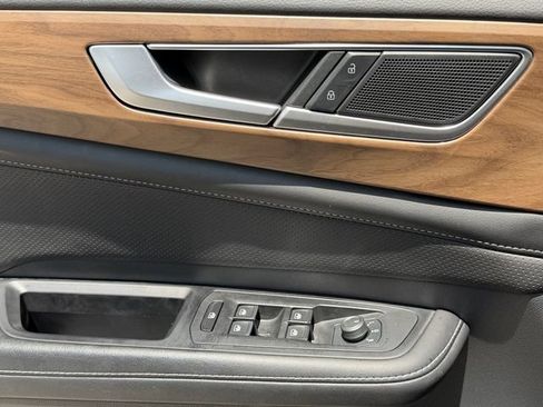 Used 2024 Volkswagen Atlas SE FWD image 25