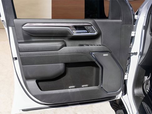 Used 2024 Chevrolet Silverado 2500 LTZ w/ LTZ Plus Package image 23