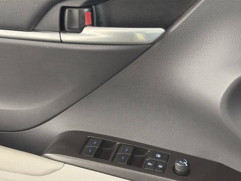 Used 2024 Toyota Camry LE FWD image 17