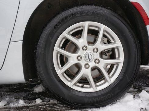 Used 2024 Chrysler Pacifica Touring-L image 81