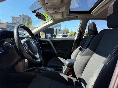 Used 2016 Toyota RAV4 XLE AWD/4WD image 14