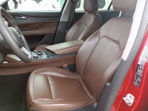 Used 2018 Alfa Romeo Stelvio AWD image 10