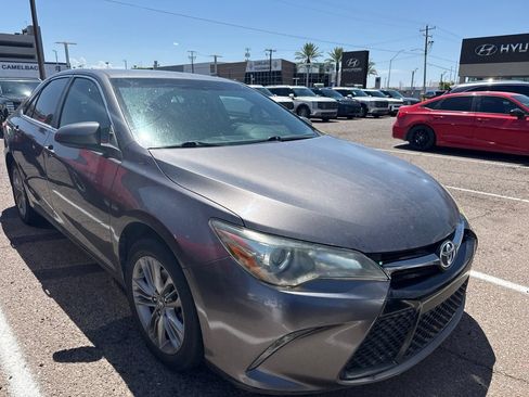 Used 2016 Toyota Camry SE FWD image 8