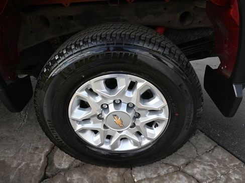 Used 2022 Chevrolet Silverado 2500 LT AWD/4WD image 13