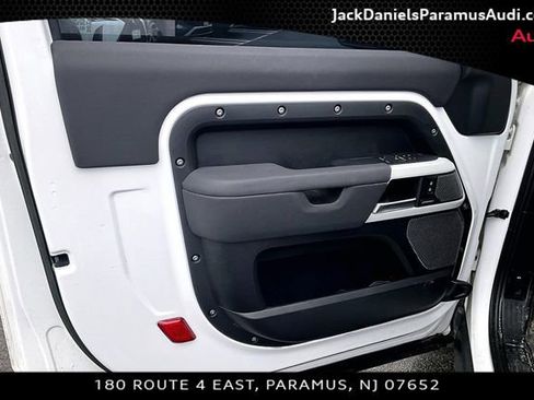 Used 2023 Land Rover Defender 90 S image 15