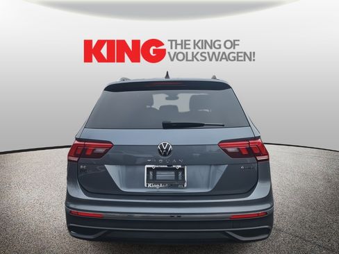 Certified 2024 Volkswagen Tiguan SE image 4