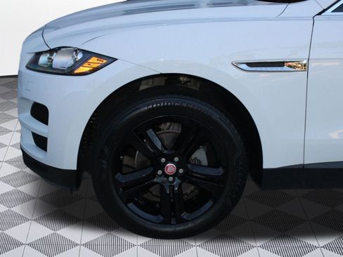 Used 2019 Jaguar F-PACE Premium image 12