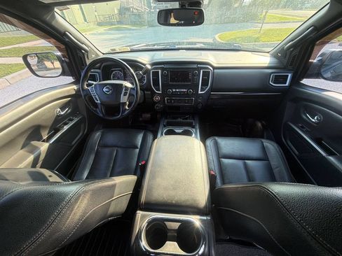 Used 2019 Nissan Titan SL w/ Midnight Edition AWD/4WD image 14