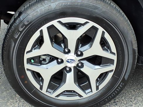 Certified 2023 Subaru Forester Premium AWD/4WD image 10