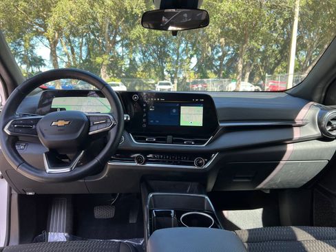 Used 2025 Chevrolet Equinox LT image 27