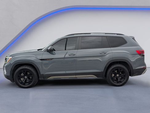 Used 2024 Volkswagen Atlas Peak Edition SE AWD/4WD image 3