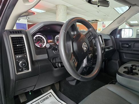 Used 2018 RAM 1500 Express w/ Black Ram 1500 Express Group AWD/4WD image 9
