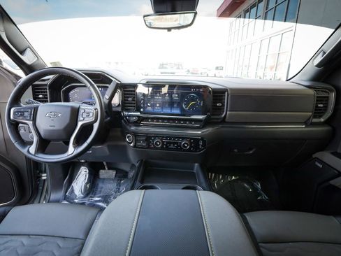 Used 2024 Chevrolet Silverado 2500 ZR2 w/ Technology Package image 19