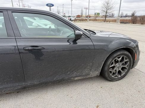 Used 2016 Chrysler 300 S image 10