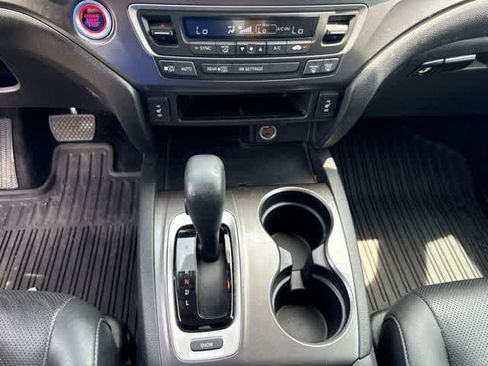 Used 2017 Honda Ridgeline RTL image 19
