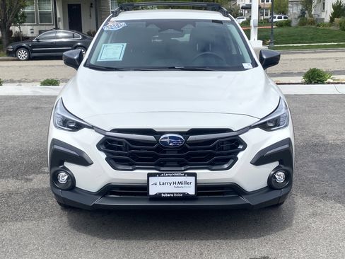 Certified 2025 Subaru Crosstrek 2.5i Limited w/ Crosstrek Mirror Package image 9