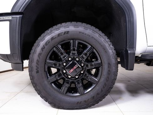 Used 2024 GMC Sierra 2500 AT4 w/ AT4 Premium Plus Package AWD/4WD image 10