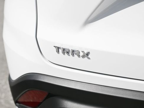 New 2026 Chevrolet Trax LT w/ LPO, Blackout Package image 12