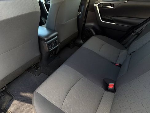 Used 2020 Toyota RAV4 XLE w/ Convenience Package FWD image 10