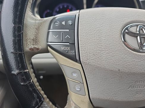 Used 2011 Toyota Avalon image 25