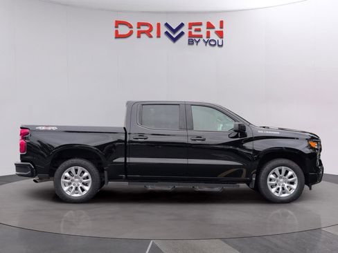 Used 2025 Chevrolet Silverado 1500 Custom w/ LPO, Dark Essentials Package AWD/4WD image 6