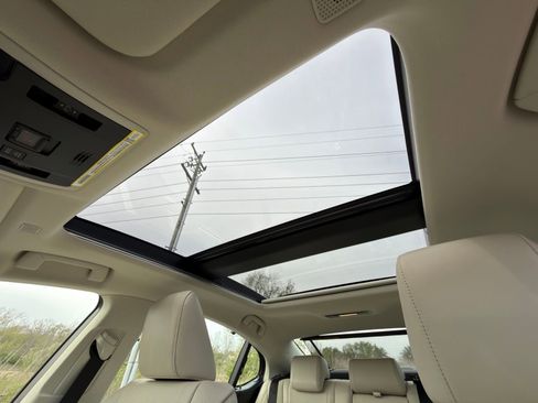 Used 2025 Lexus ES 350 Ultra Luxury image 32