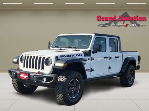 Used 2023 Jeep Gladiator Rubicon w/ LED Lighting Group AWD/4WD image 3