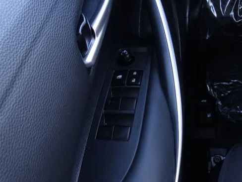 Used 2025 Toyota Corolla SE w/ SE Premium Package image 39