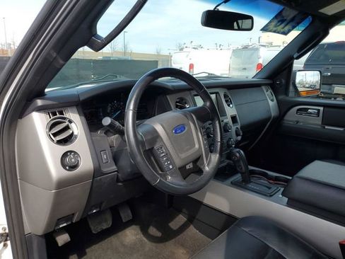 Used 2016 Ford Expedition XLT w/ Equipment Group 202A AWD/4WD image 10