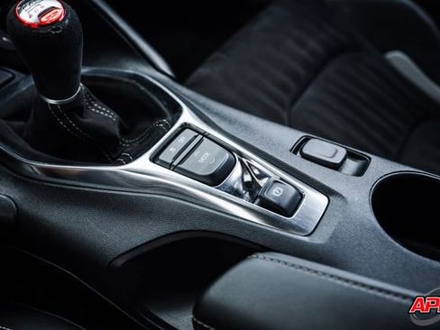 Used 2019 Chevrolet Camaro SS RWD image 21