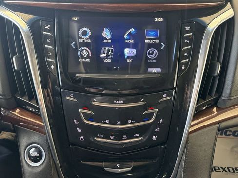 Used 2016 Cadillac Escalade Premium image 13