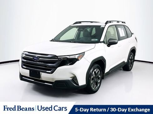 Used 2025 Subaru Forester Premium image 3