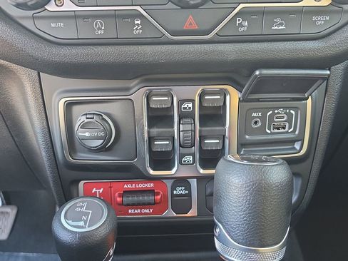 New 2026 Jeep Gladiator Willys AWD/4WD image 17