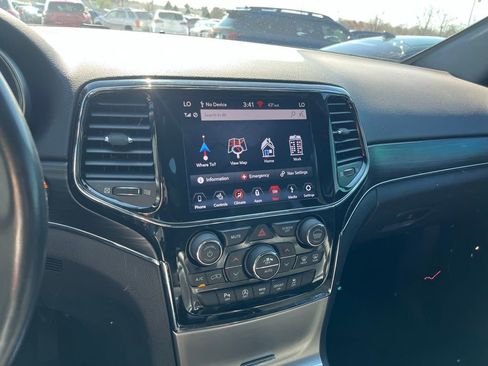 Used 2021 Jeep Grand Cherokee Limited image 24